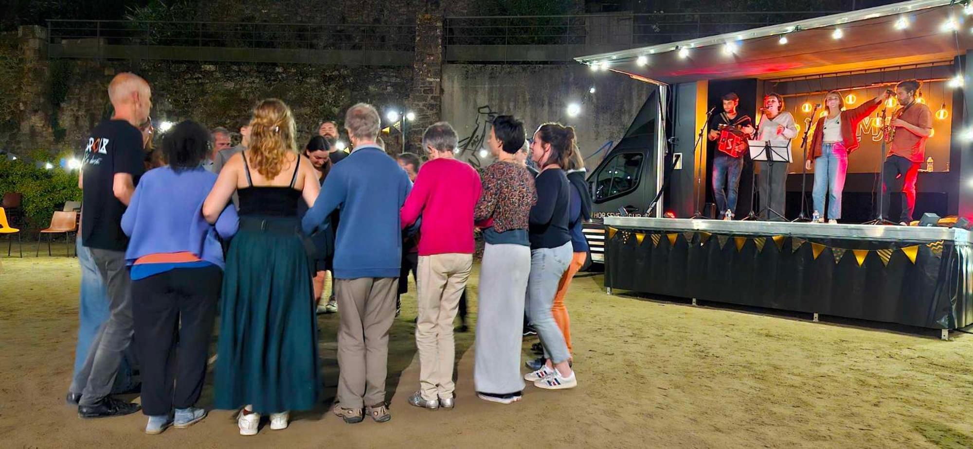 Le Vert Nomade Glomel Εξωτερικό φωτογραφία